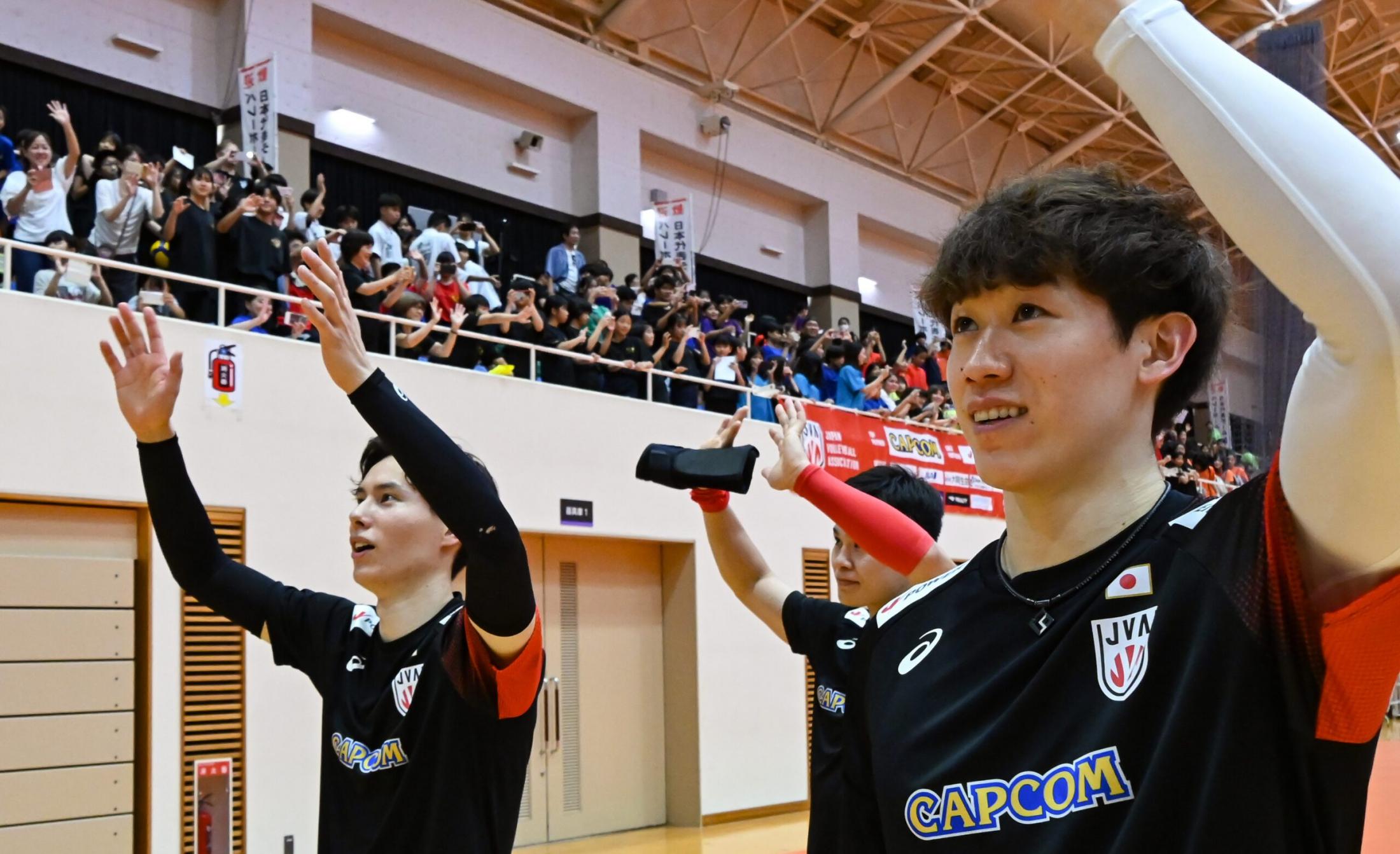 日本代表に夢中、高橋藍・石川祐希・西田有志 練習公開バレーボール