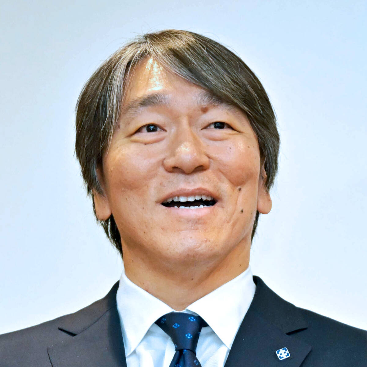 海上自衛隊の練習艦に「ゴジラが襲来」松井秀喜氏が乗員を激励