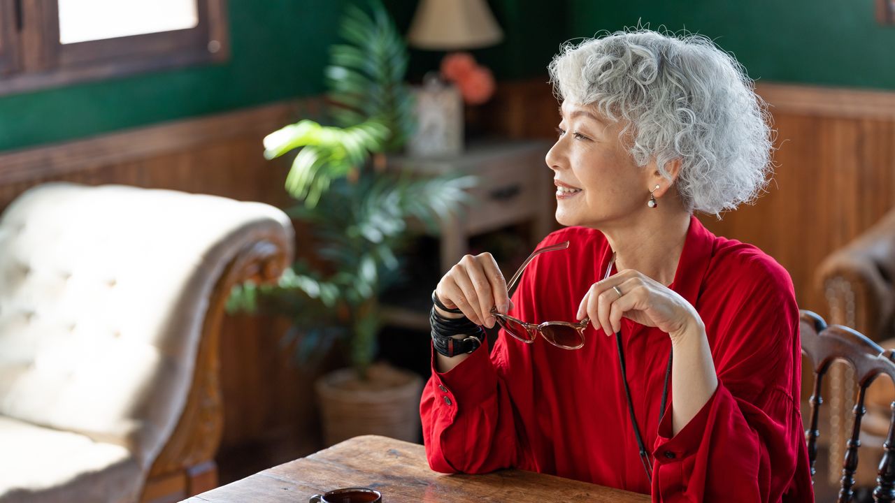 夫婦別行動！墓も別！？】“今どきシニア” は家族に依存せずにソロ活