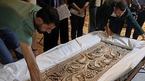 フランス、シリアから借り受けた考古学遺物23点、15年を経て返還（中央