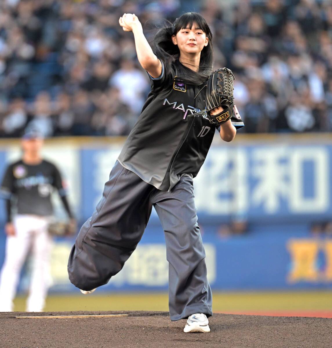 ロッテ】櫻坂46の山﨑天はノーバン投球未遂も「真っすぐ投げられた