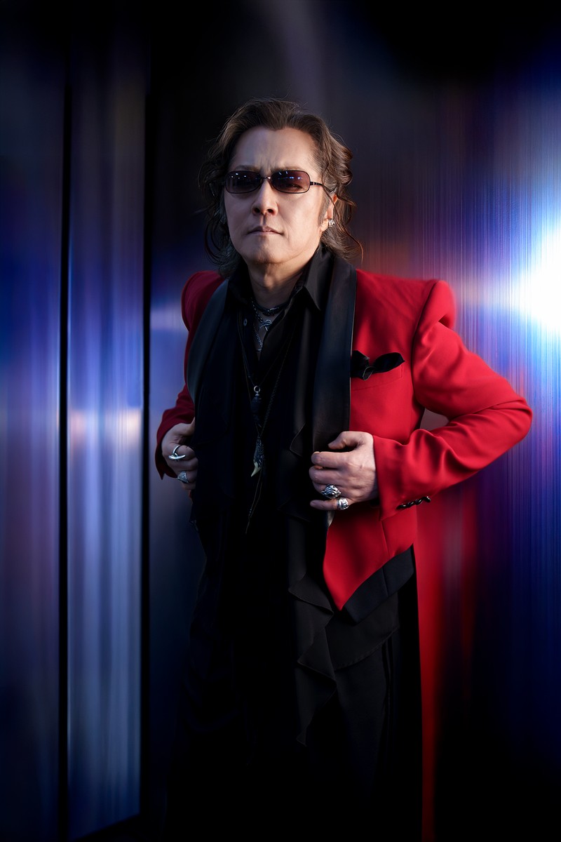石井竜也インタビュー。「“変態で異常”こそ、最高のショーマンの証