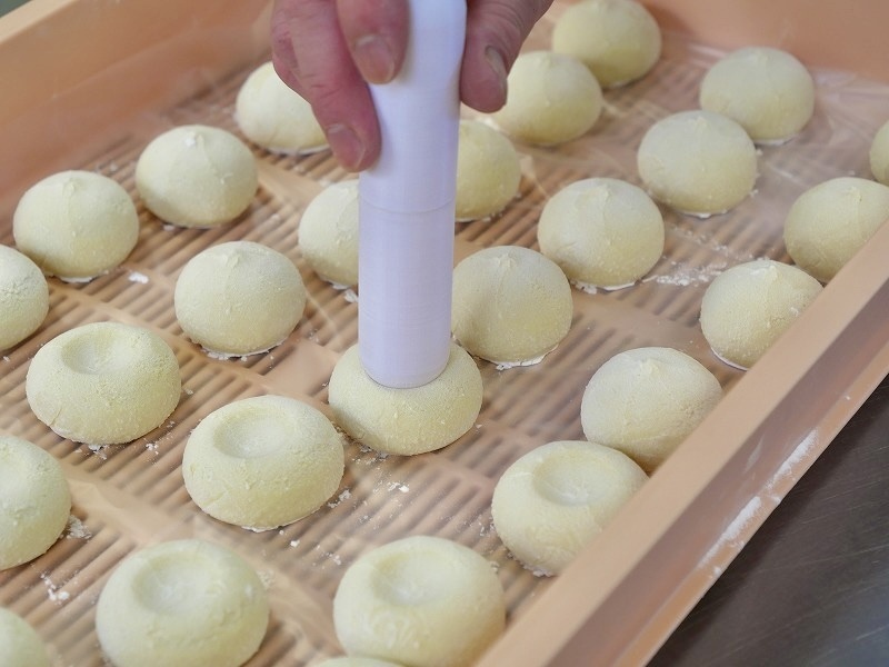ドーナッツさま 栃木の「雷さま」がモチーフ、中心に“本物のモチ”入りの新食感ドーナツ