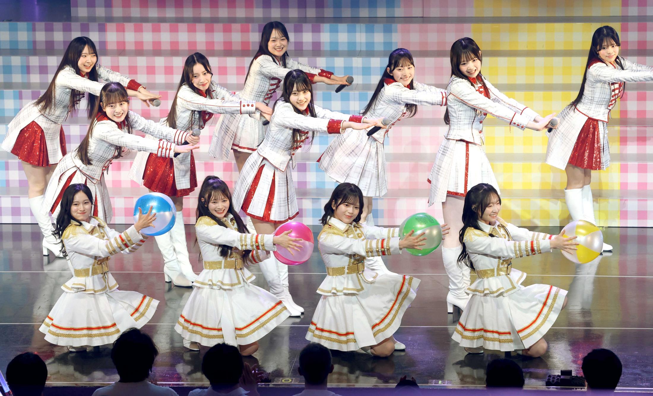 AKB48が19期生昇格記念ライブ センター・伊藤百花「成長を目に