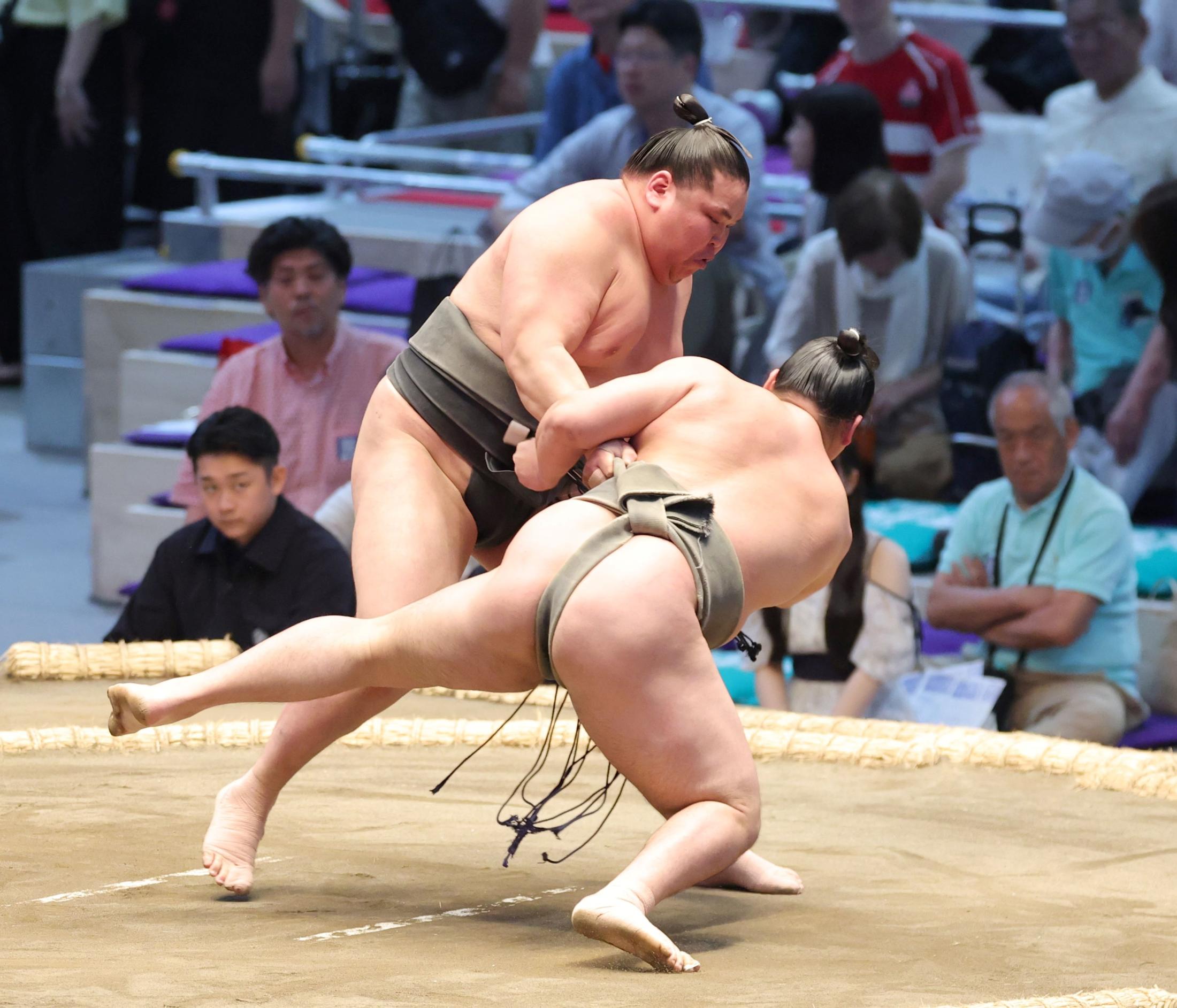 史上最強の新弟子”旭富士が無傷24連勝、歴代3位タイ 20歳ホープを