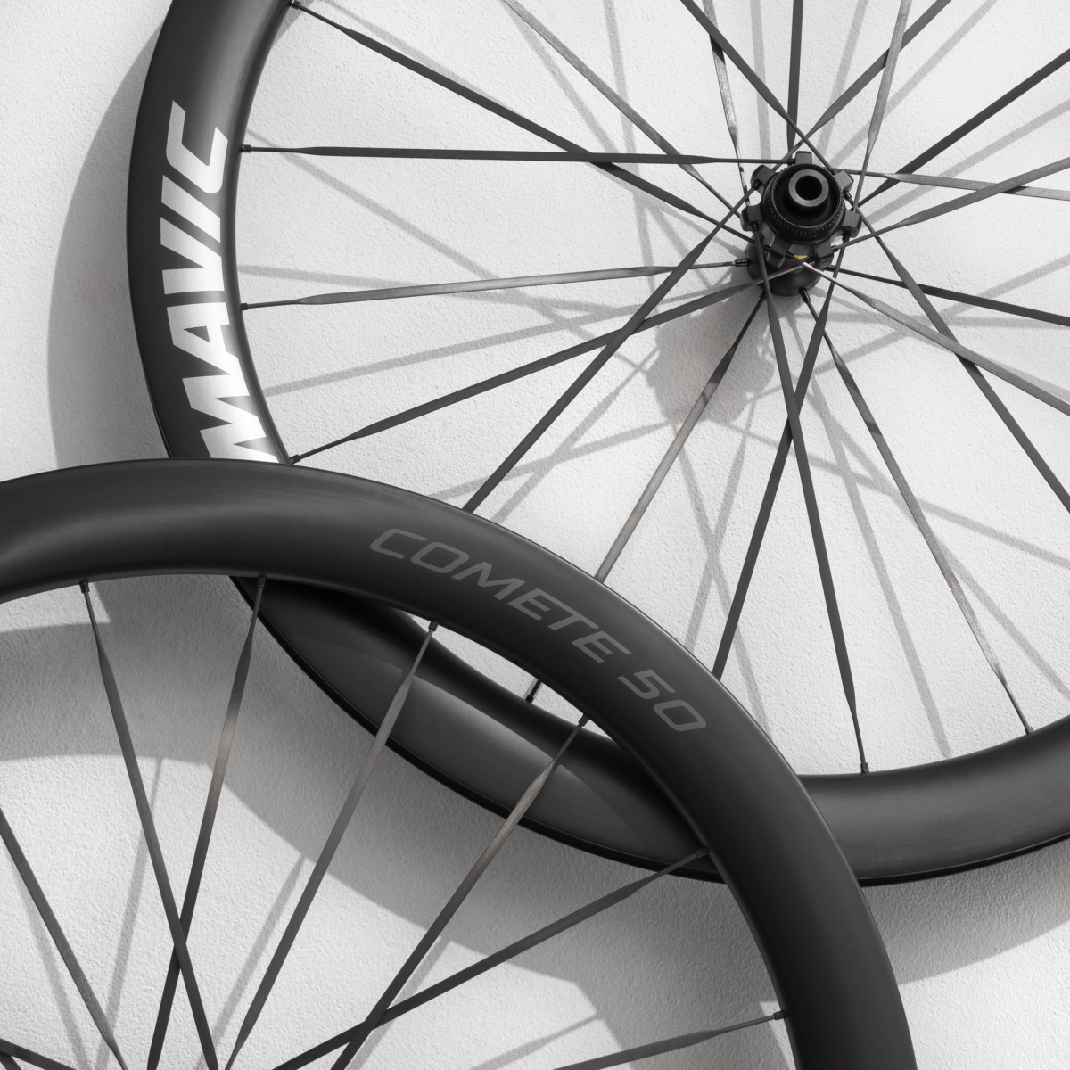 MAVIC COMETE カーボンホイール 前後セット エアロカーボンスポークが導く新次元。マヴィックのフラッグシップ