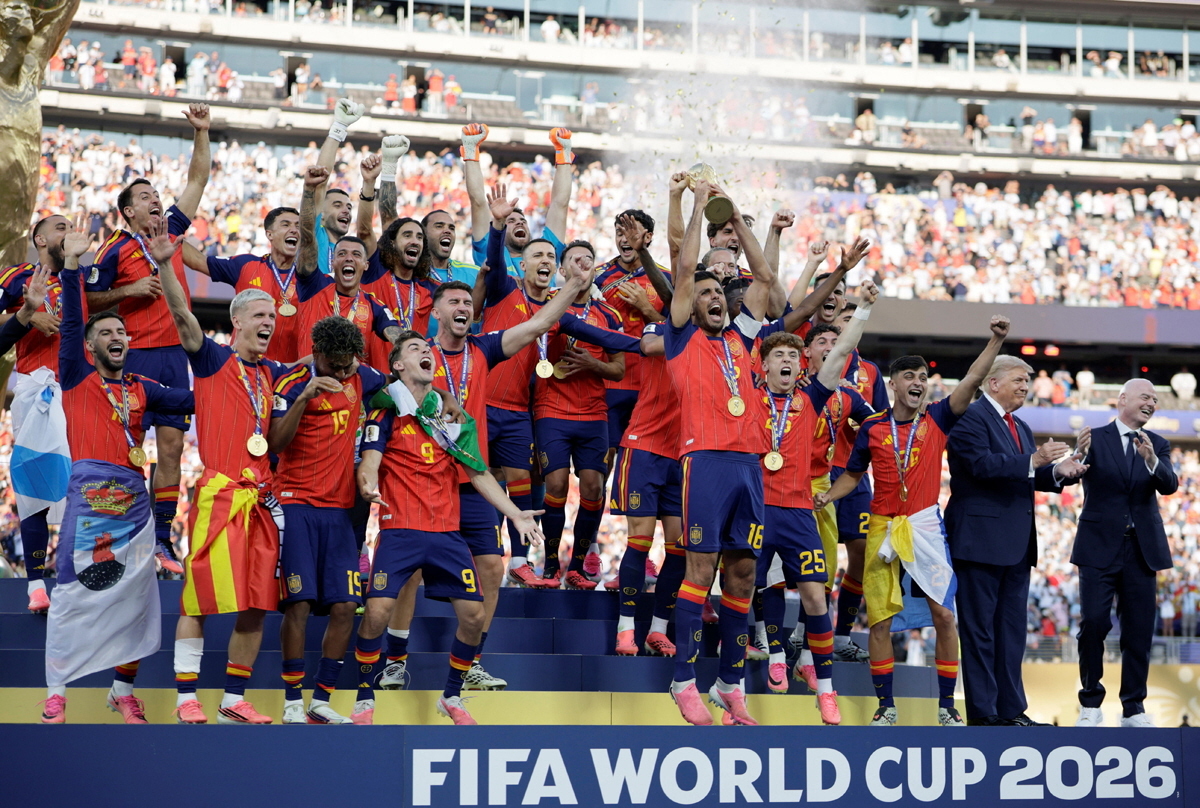 W杯決勝 IOCがスペイン代表歓喜の写真でトランプ大統領をカット