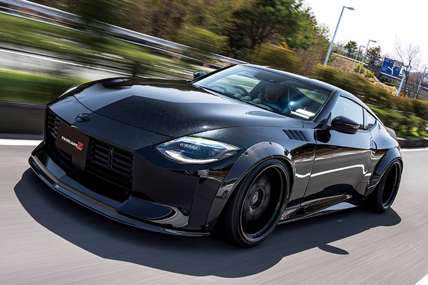 片側70mmの大迫力！日産「フェアレディZ」を240ZG風に仕立てたビス留め