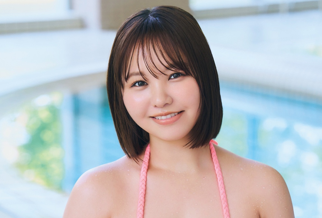 本郷柚巴＞夏のゆずは一味違う！ 「ヤンマガ」表紙に 夏のビーナスが