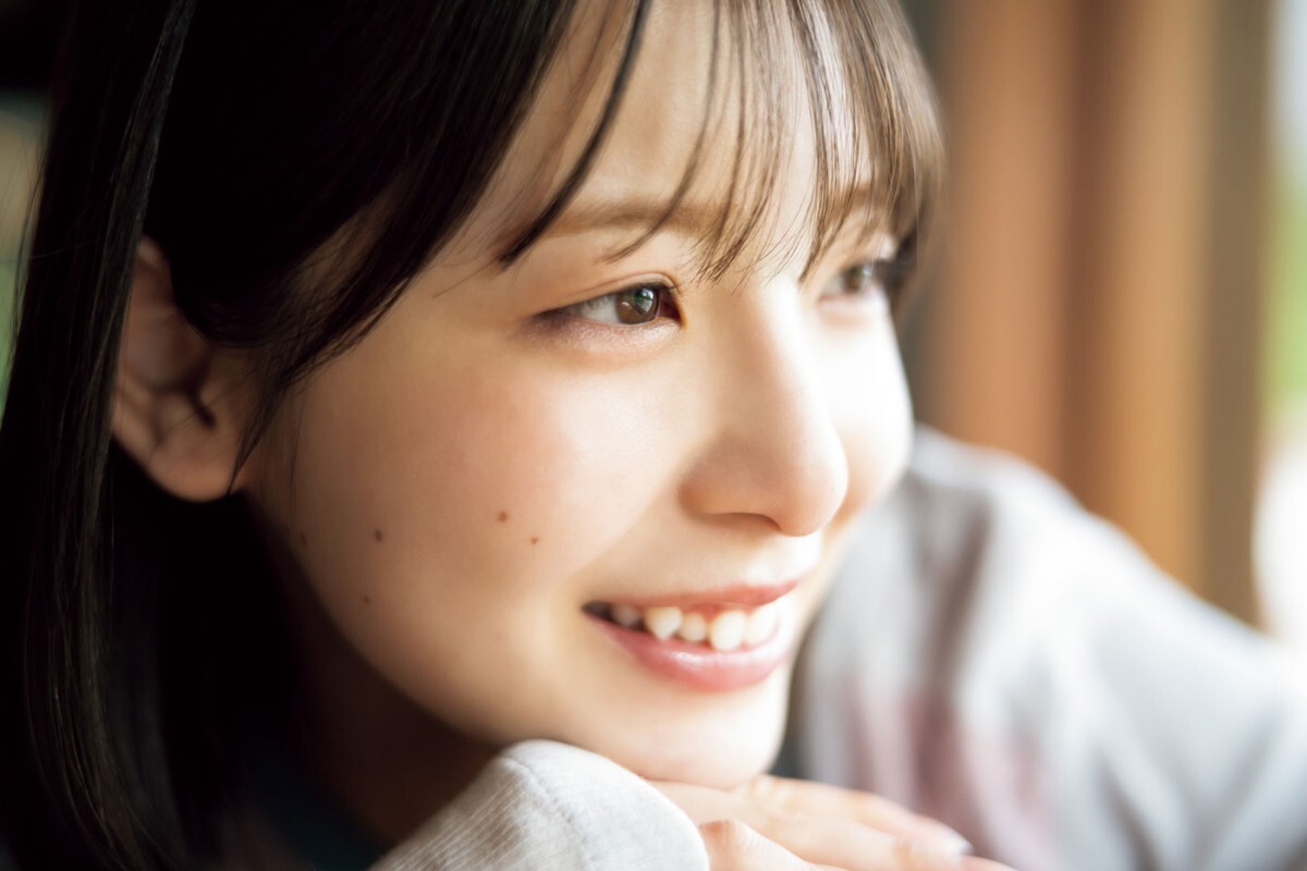 日向坂46渡辺莉奈＞17歳の最強ピュアオーラ！ 「マガジン」表紙に 癒や