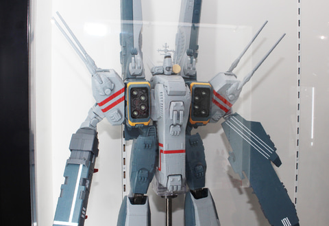 DX超合金 SDF-1 マクロス」展示中！ 全長約650mmの迫力スケールをその