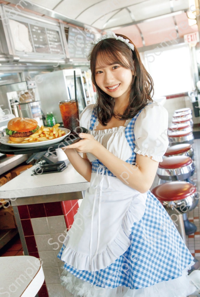 日向坂46藤嶌果歩＞ダイナーで働く キュートな初写真集のポストカード