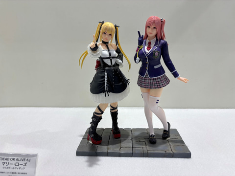 DEAD OR ALIVE 6」より「マリー」と「ほのか」の1/7スケールフィギュア