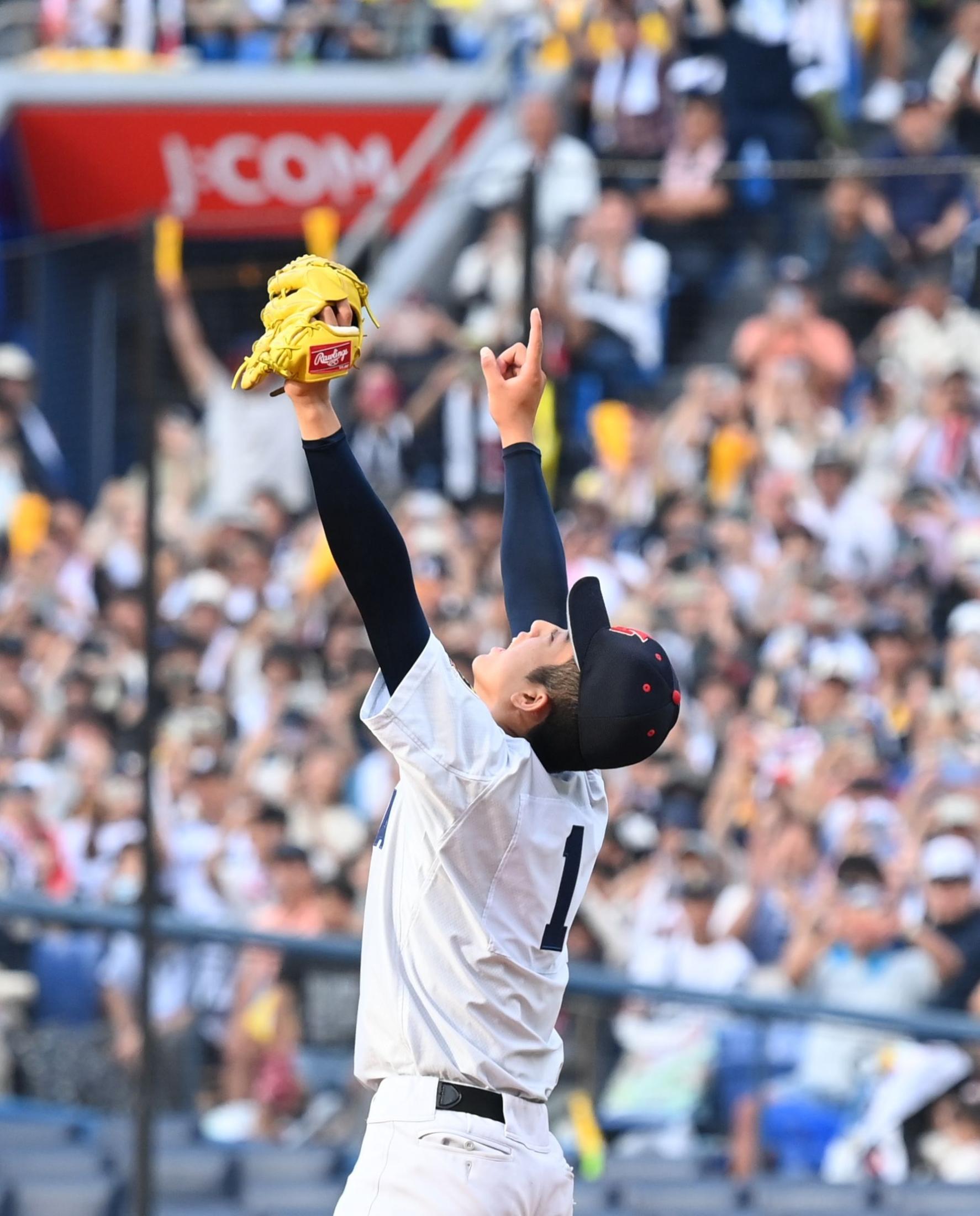 横浜が圧倒V 激戦区勝ち抜き4季連続の甲子園！織田翔希が最終回に