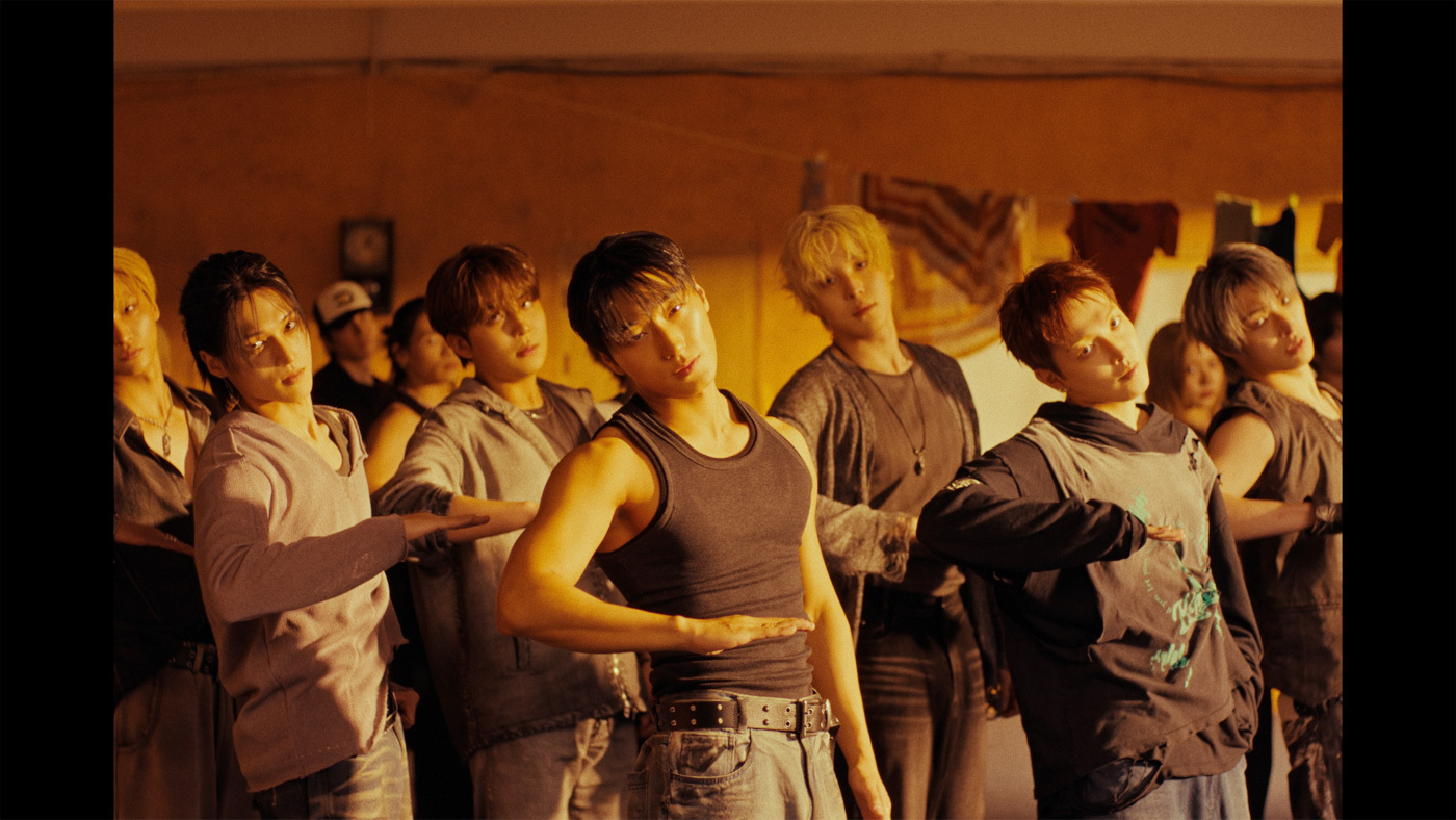 ATEEZ 8人が織りなす圧倒的なパフォーマンスを軸に構成した「BAD