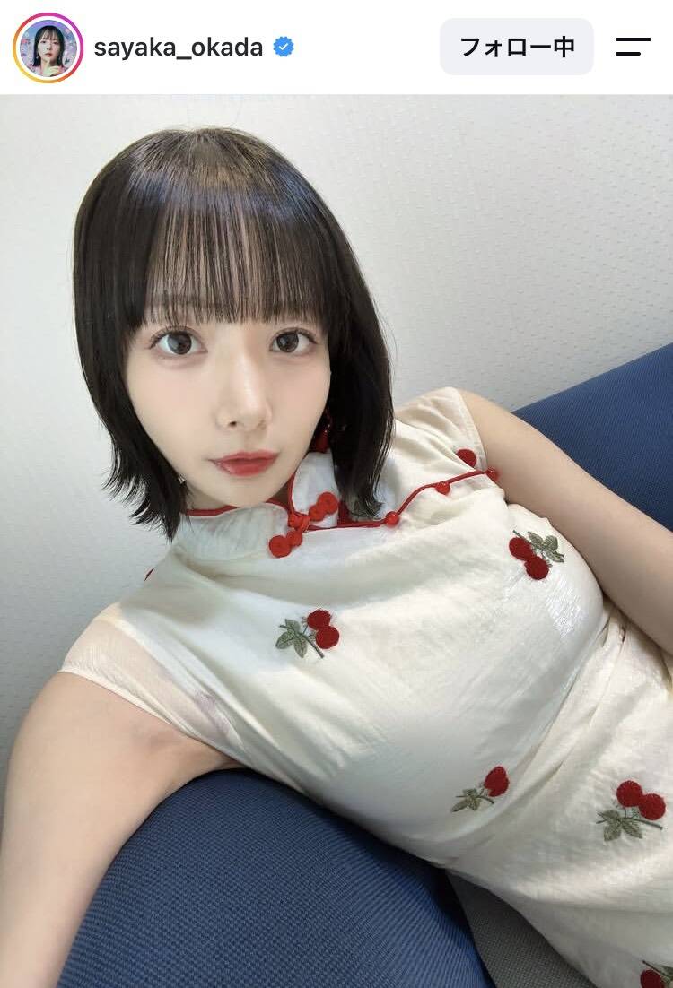 作者不詳Hiroto53とサインあり　チャイナ服を装った女性像　油彩Ｆ8号　額装 プロ雀士が美ボディー全開！「チャイナ服」「可愛い」ワキ見せ