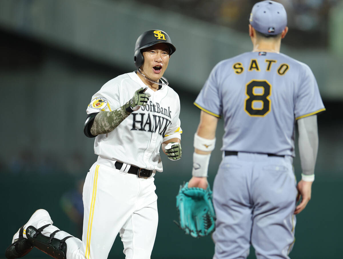 球宴】ソフトバンク・柳田悠岐がマイナビドリーム賞と敢闘選手賞を獲得
