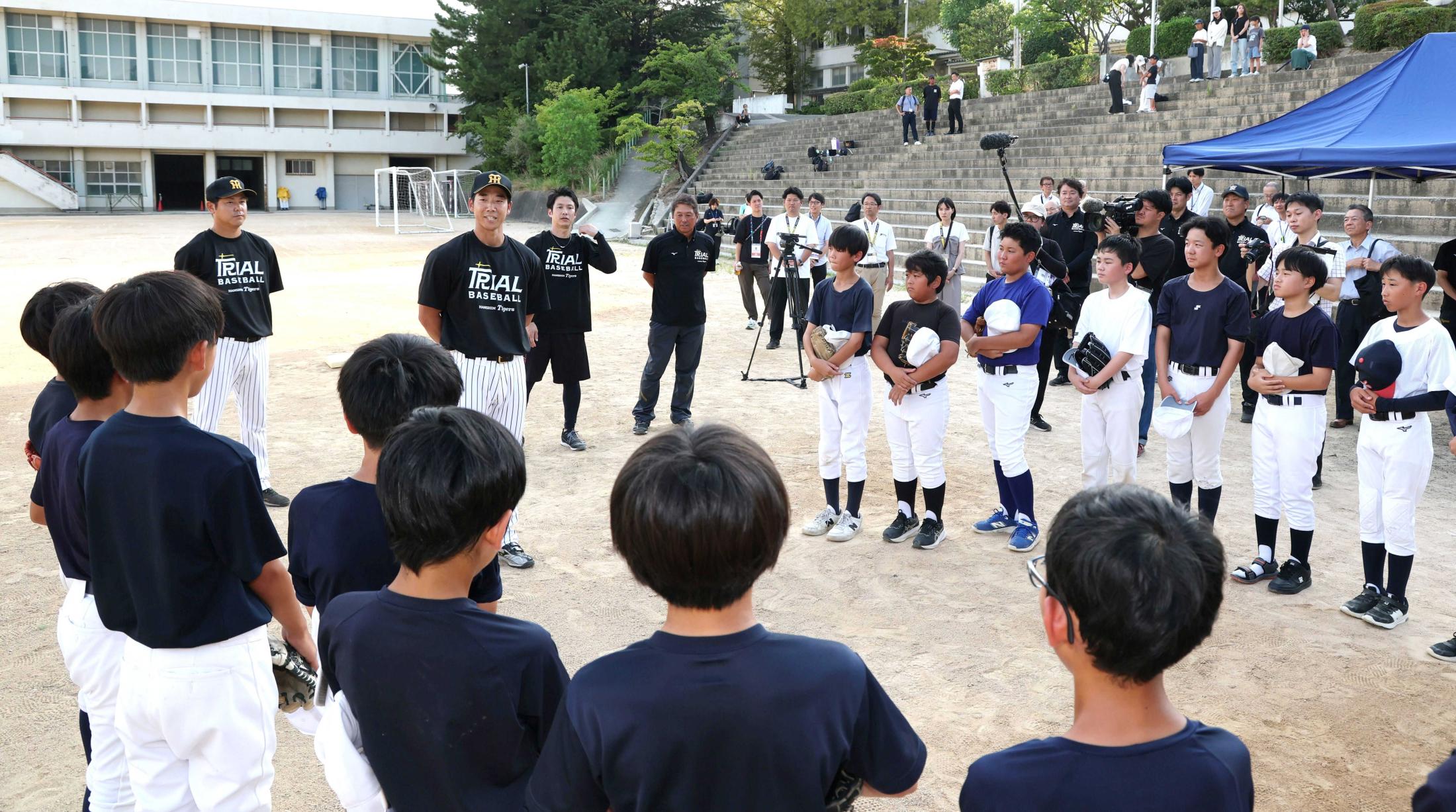 阪神「大社軟式野球クラブ」が活動開始 嶌村球団本部長「第一歩を