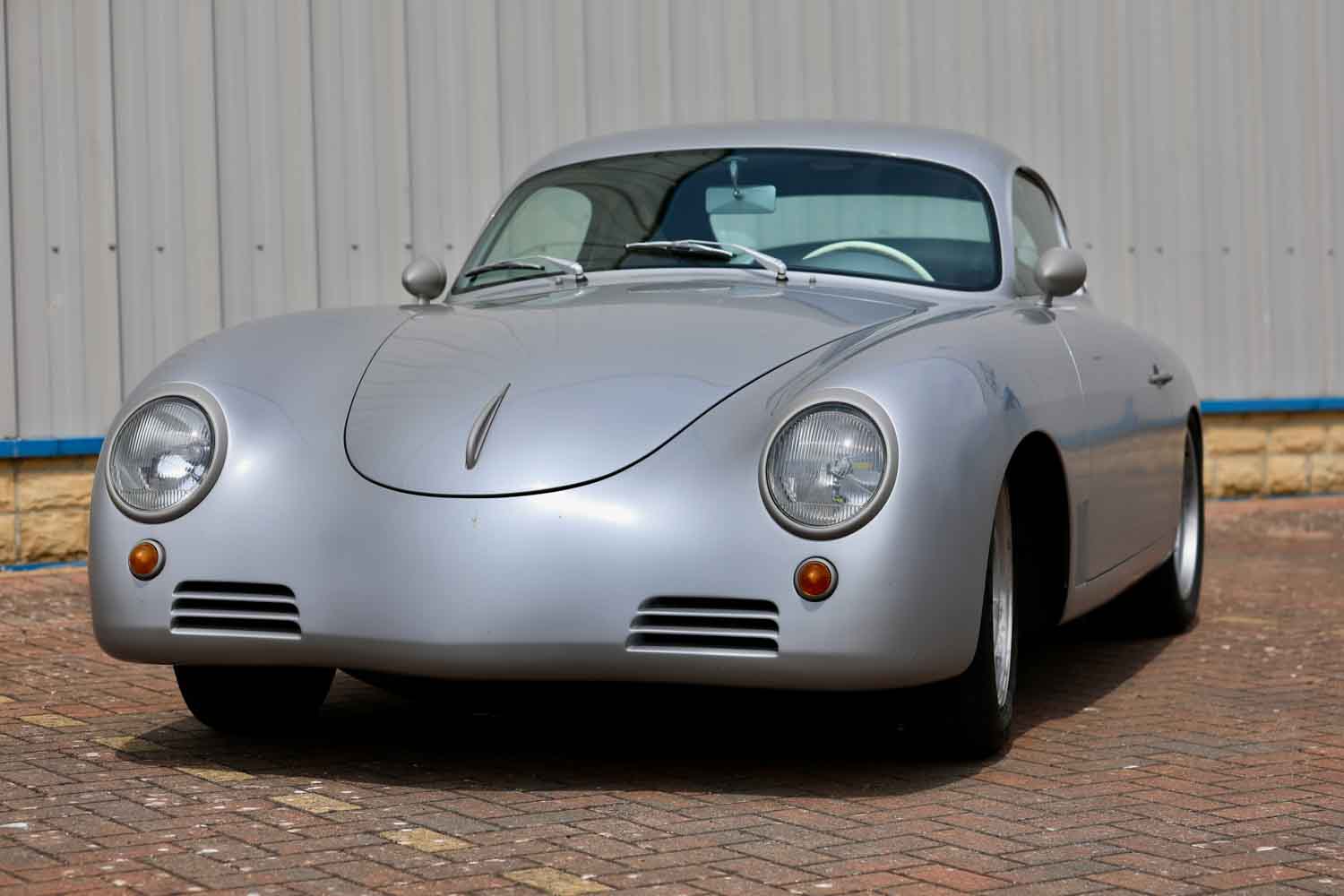 【絶版】ポルシェ356 オーナー＆レストア必携セット 車重930kgで200馬力！ 限定50台のポルシェ「356」（Auto Messe Web