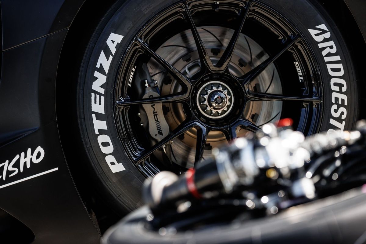 実使用　スーパーGT タイサン ホイール　R8 GT300 OZ センターロック 実使用 スーパーGT タイサン ホイール R8 GT300 OZ センターロック 実