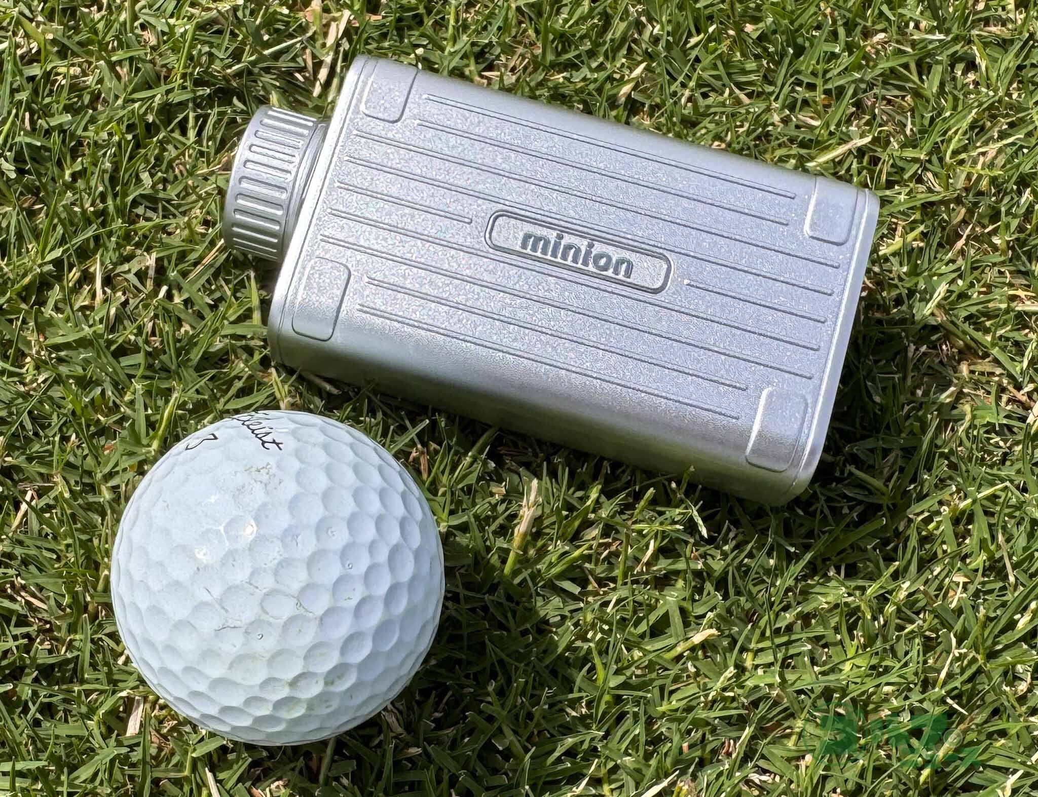 ゴルフボール1.5個分の軽さ!? 「CaddyTalk minion2」を使って分かった