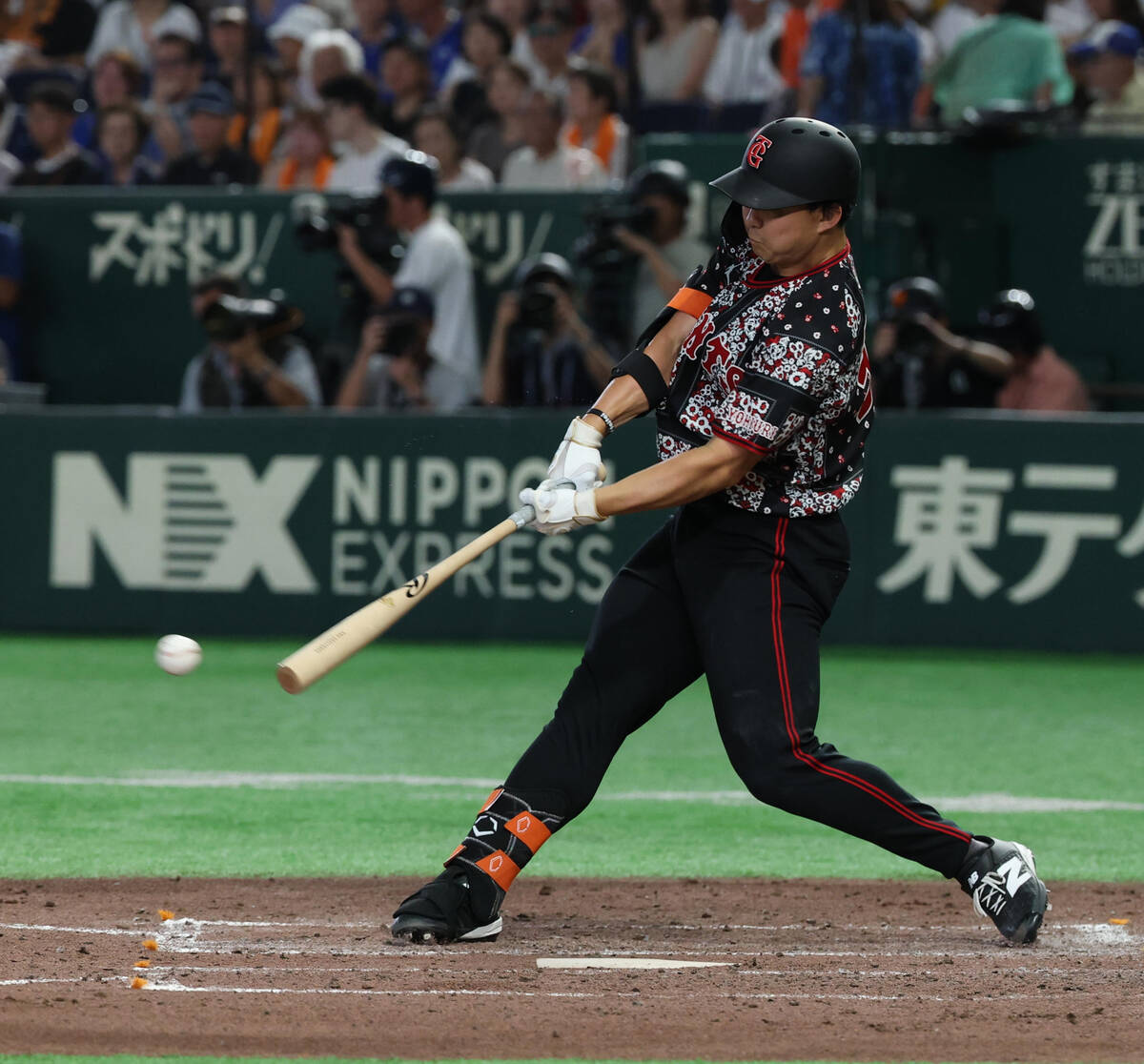 巨人記録室】三塁打放った巨人・小笠原 球団投手では23年の