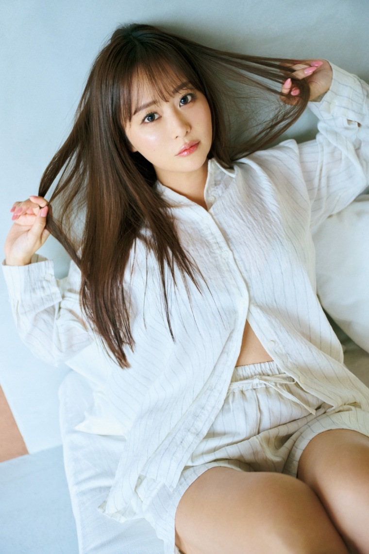 井口裕香＞最強のグラマー声優 「FLASH」表紙に 圧巻のスタイル