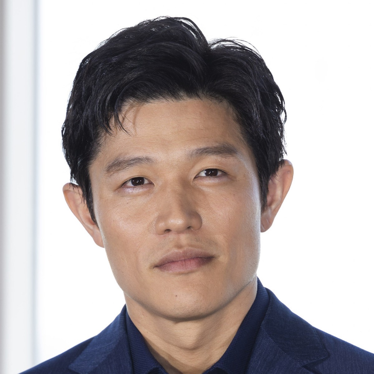 東京MER TOKYO MER マフラータオル 鈴木亮平 知性と想像力を感じた」鈴木亮平『TOKYO MER』公開延期報告での“英訳に