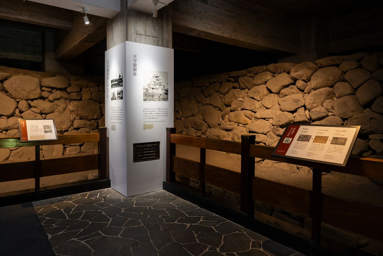 福島・会津「鶴ヶ城（若松城）」：サムライの時代終焉を物語る赤瓦の