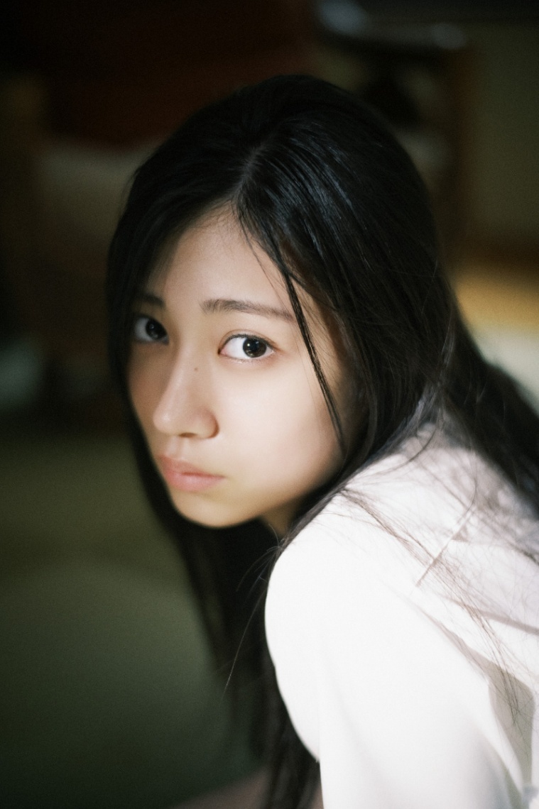 乃木坂46川端晃菜＞15歳美少女 透明感あふれる 少女らしさと大人びた美