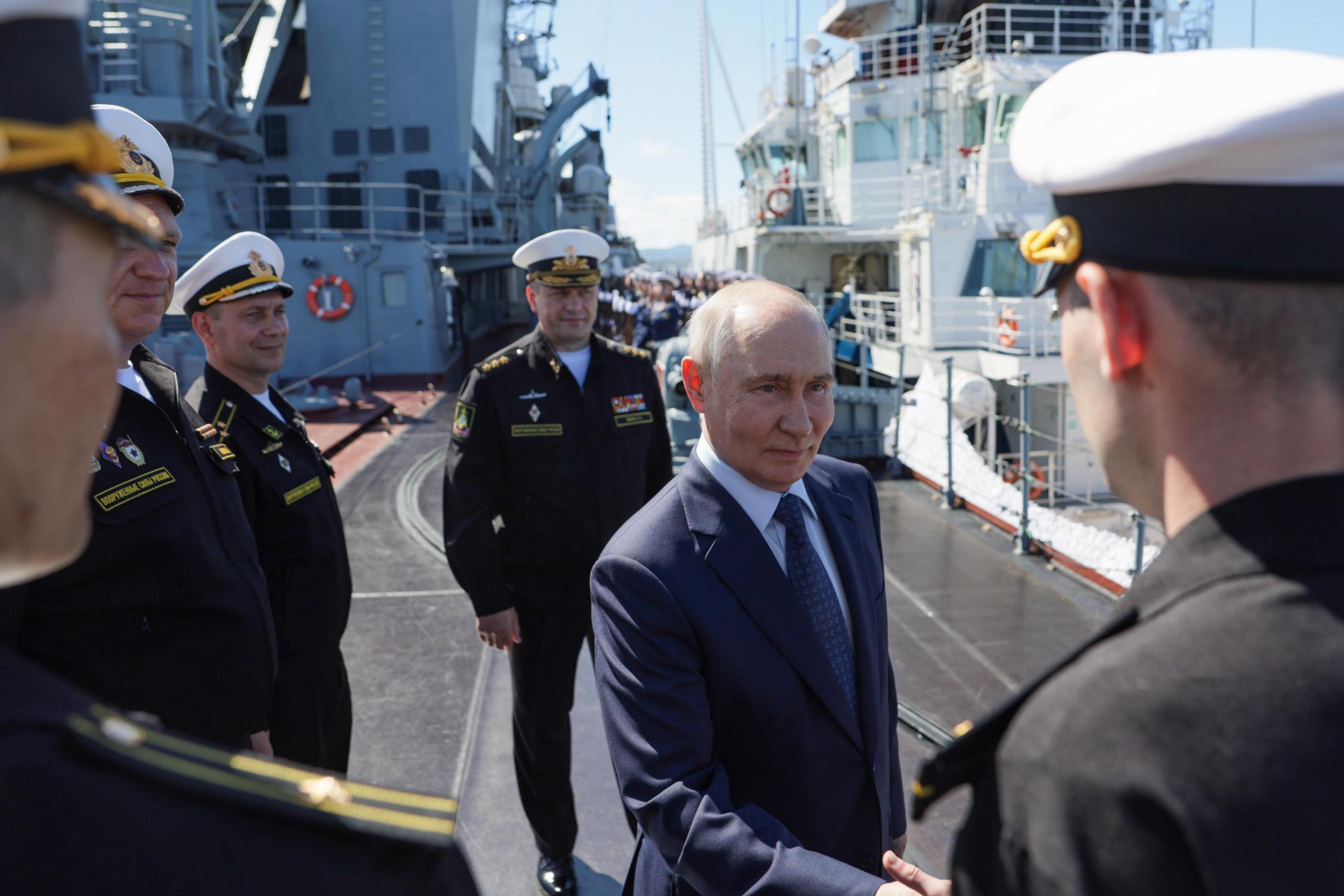 プーチン様　オーダー分①③④⑤ プーチン氏が北方領土初訪問 制裁に反発、実効支配を誇示（共同通信