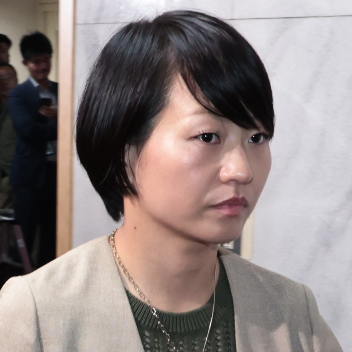 「日本人アカウントではない？」自民・鈴木貴子氏の“不適切投稿”に「あまりに短絡的」批判相次ぐ（女性自身） - Yahoo!ニュース