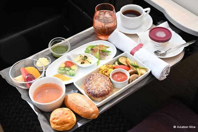 JAL系レストラン御料鶴、787ビジネスクラス「SKY SUITE」で機内食 8/24
