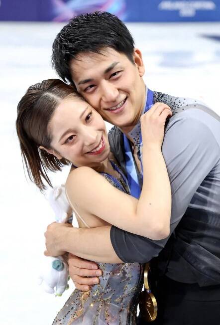 待ってました！」「写真素敵すぎて感動」婚約発表の三浦璃来さんと木原