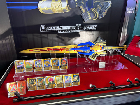 仮面ライダーブレイド」より「CSMキングラウザー」が商品化決定