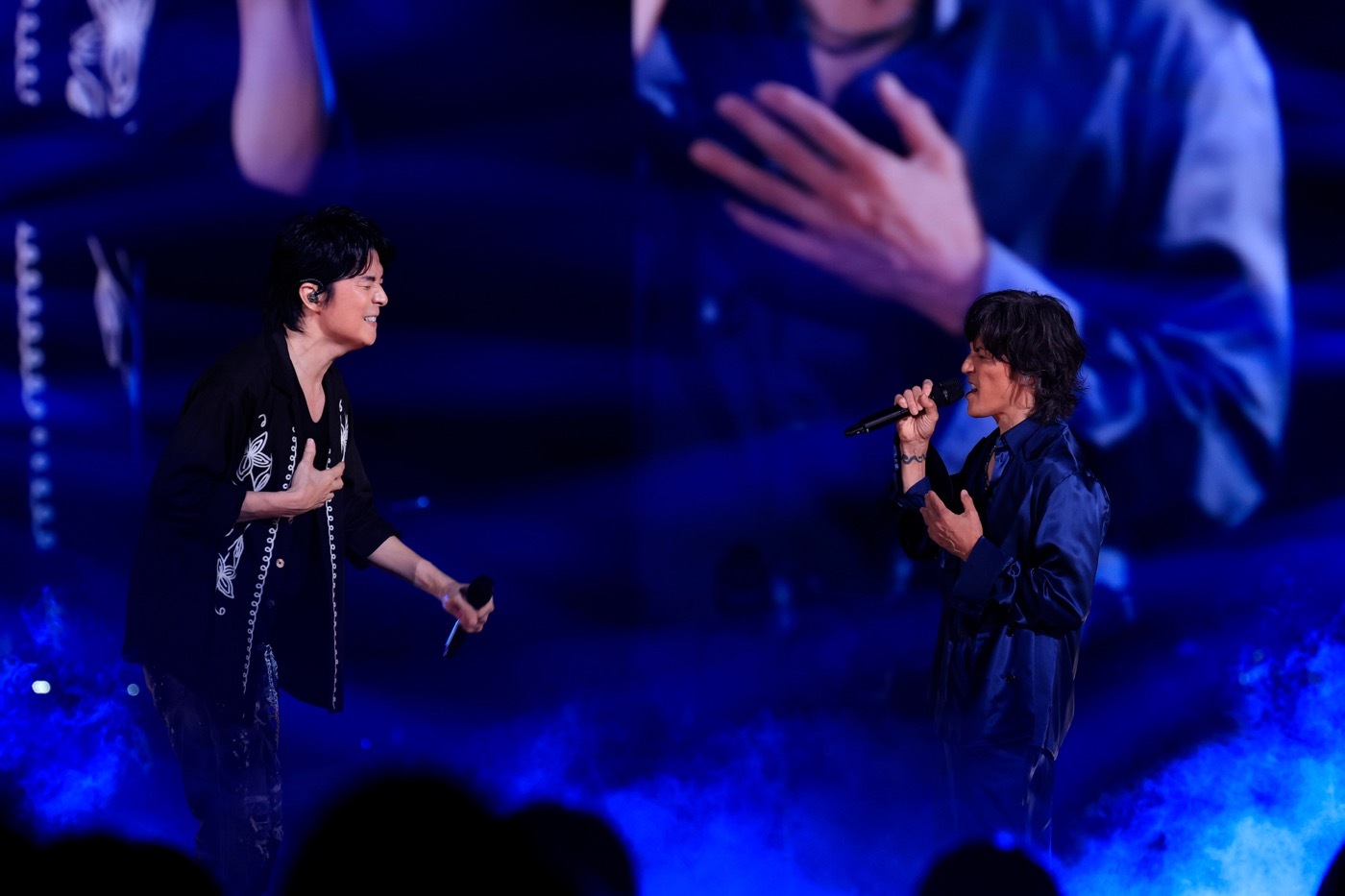 【希少】B'Z 稲葉浩志モデル　長袖ネルシャツ　Pleasure 2013 XL ライブレポート】福山雅治、B'z稲葉浩志とサプライズ共演！「稲葉さん