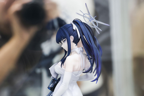 凛々しい横顔に惹き込まれる！「ブルーアーカイブ サオリ（ドレス