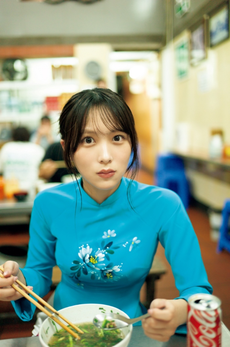 ≒JOY逢田珠里依＞ランジェリー 水着、シースルーワンピも 国宝級