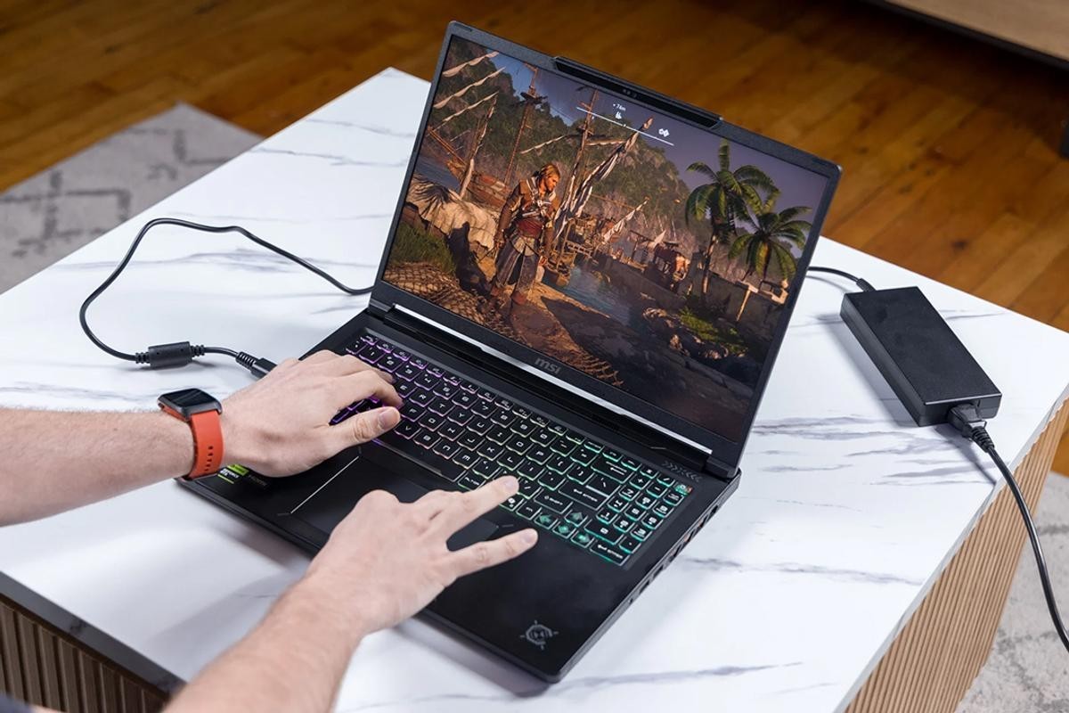 MSI ゲーミングノートPC メモリ&SSDをケチっていても、MSIの低価格ゲーミングノートPCはかなり