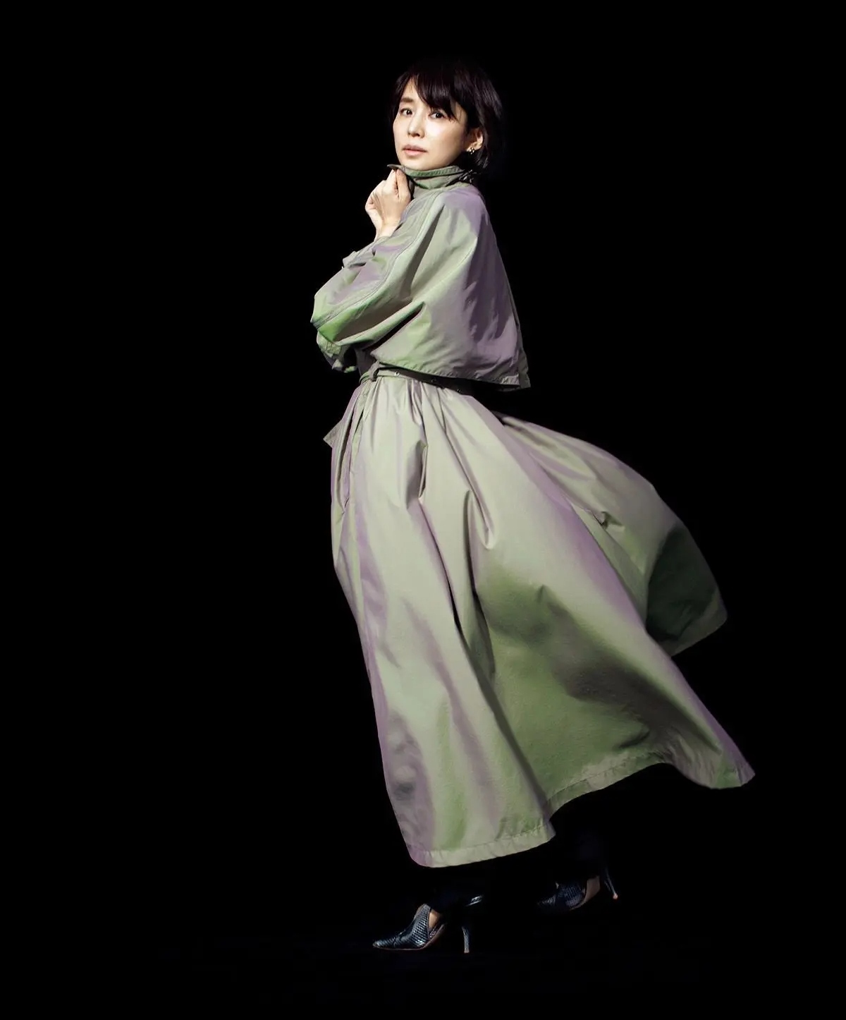 石田ゆり子さん、56歳。なぜこんなに素敵？ 年齢を重ねても変わらない