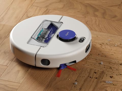 ダイソンのロボット掃除機、90日ゴミ捨て不要なサイクロンドック 水