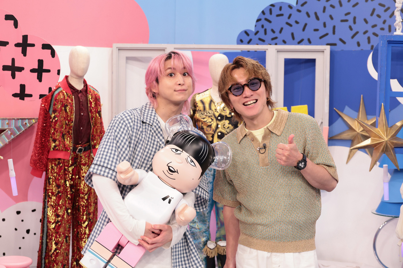 佐久間大介(Snow Man)×安田章大（SUPER EIGHT）が「ステージ衣装」の