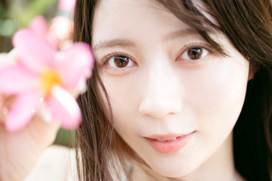 水瀬さらら＞アイドル界の美のアイコン 初写真集でランジェリーカット