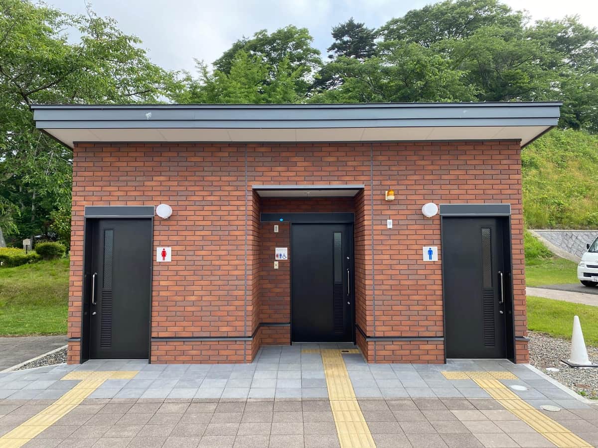 札幌の公園トイレ54か所、蛍光管が無断でLEDに　誰が何のため？市「名乗り出てほしかった」（J-CASTニュース） - Yahoo!ニュース