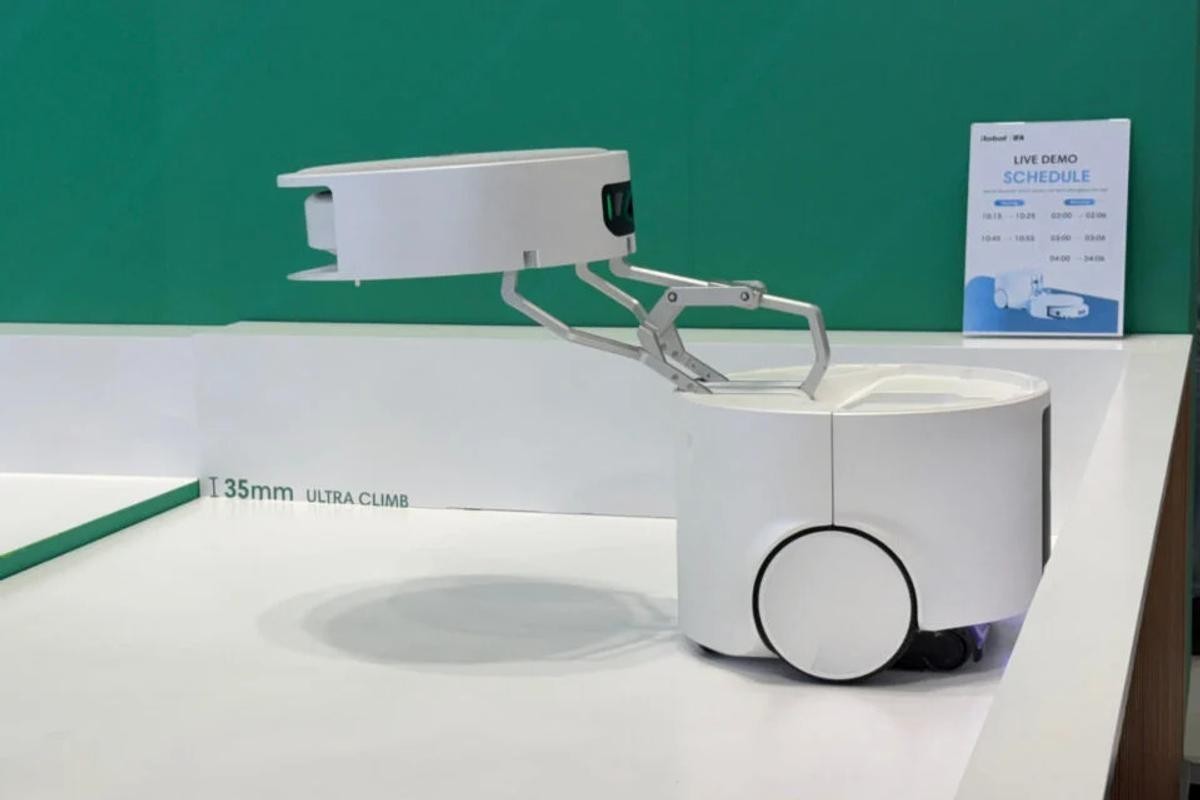ロボット掃除機　ルンバ　値下げしました‼️ 小型軽量の流れに逆らえ！ ルンバが超大型ロボット掃除機を出してきた