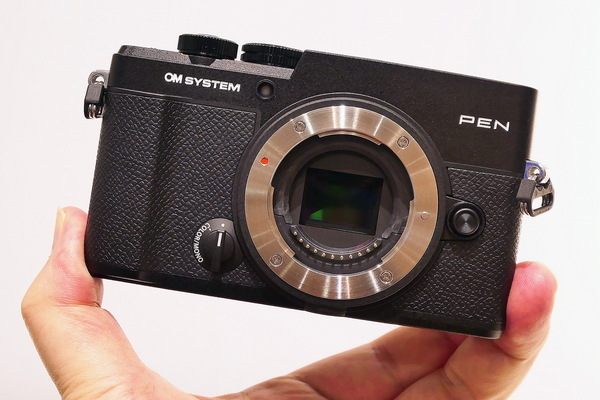 OMがEVF搭載で小型軽量のM4/3ミラーレスカメラ「PEN」を15万円で発売だ