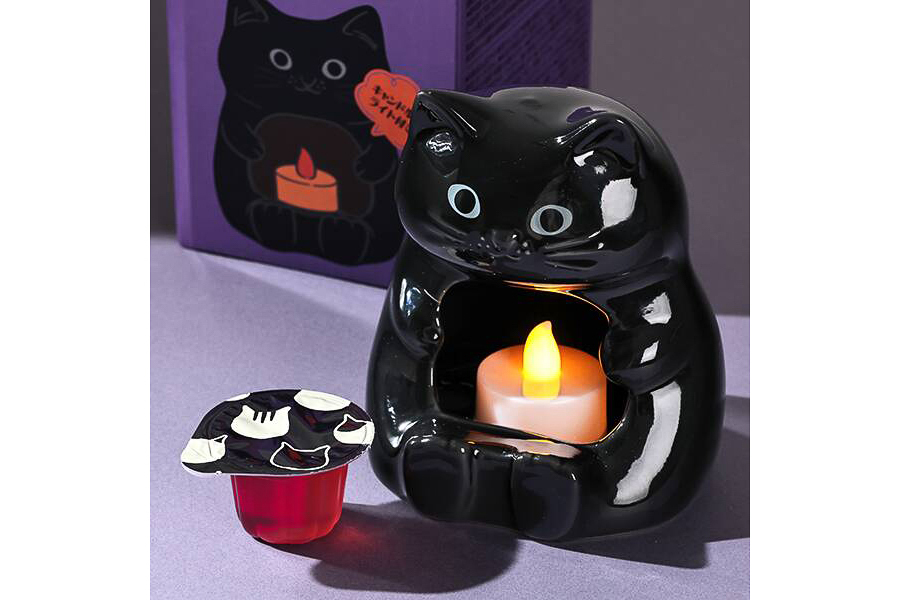 黒猫キャンドルセット カルディ、黒ねこがLEDの灯りを抱っこした「ねこちゃんキャンドル