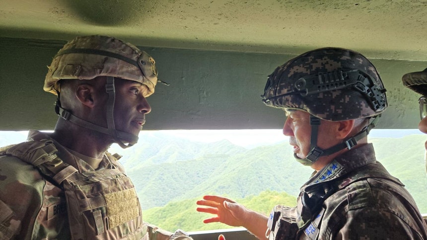 韓米軍首脳部、東部戦線のGP訪問…韓米連合防衛態勢を強調（中央日報