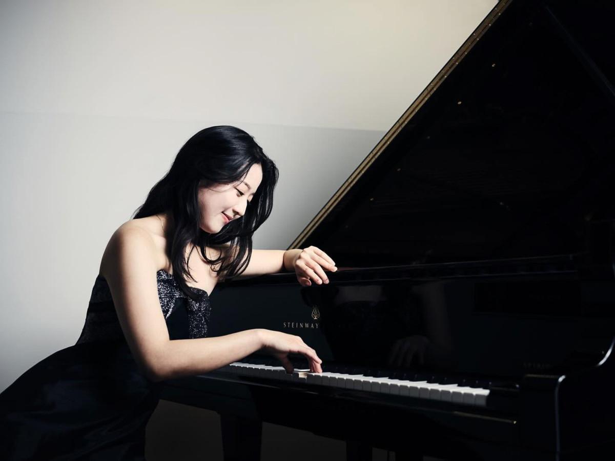 兄は「かてぃん」角野未来さんが高松でピアノ公演 初アルバム収録曲