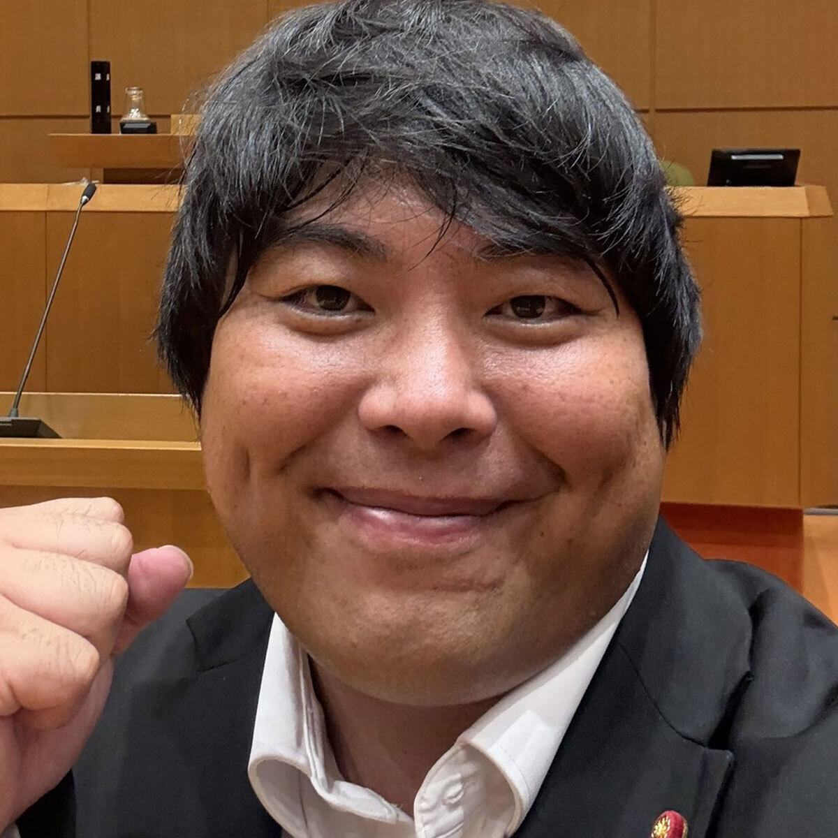 「自分は寝ていません」へずまりゅう市議　“居眠り議員”の糾弾動画を投稿も…自身の“居眠り疑惑”が浮上で激烈反論（女性自身） - Yahoo!ニュース